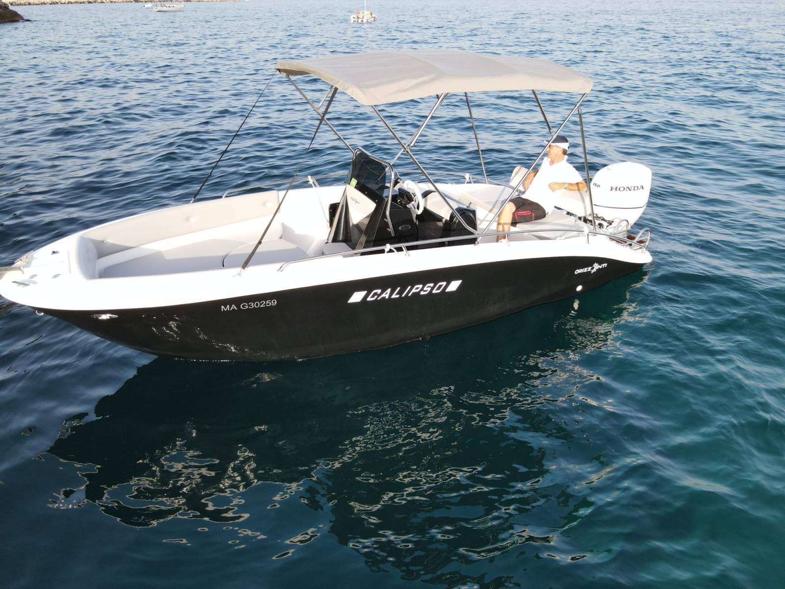 Louer un bateau avec wakeboard proche de Carry-le-Rouet sur le Côte Bleue