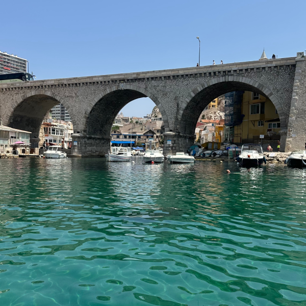 TRANSPORT & DEPOSE EN BATEAU