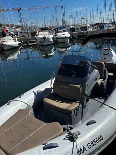 GRAND Golden Line G680 d'occasion avec moteur Honda BF200 année 2024 disponible à Marseille 13016