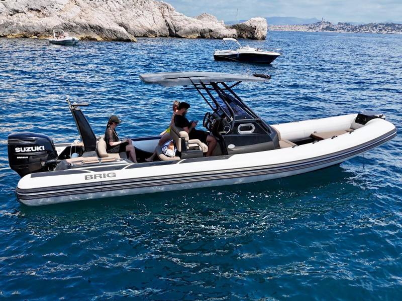 Location BRIG EAGLE 8 - Semi-rigide 300 cv - 10  personnes