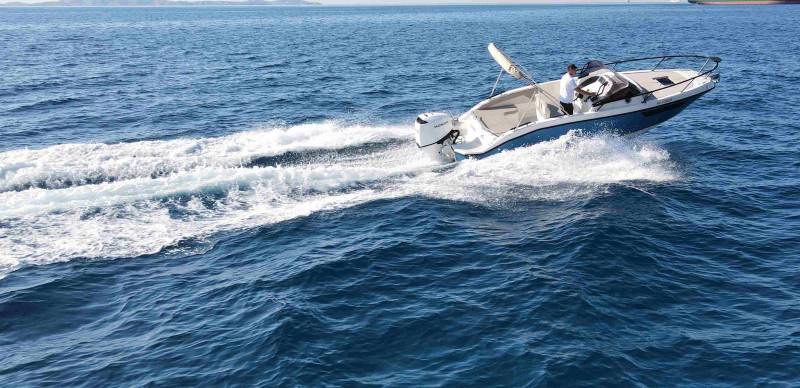 Eolo AS 22 GlL avec 150cv Honda