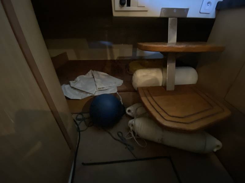 Vente de bateau coque RIO 750 CRUISER sur Marseille, avec cabine 4 couchages et cuisine équipée