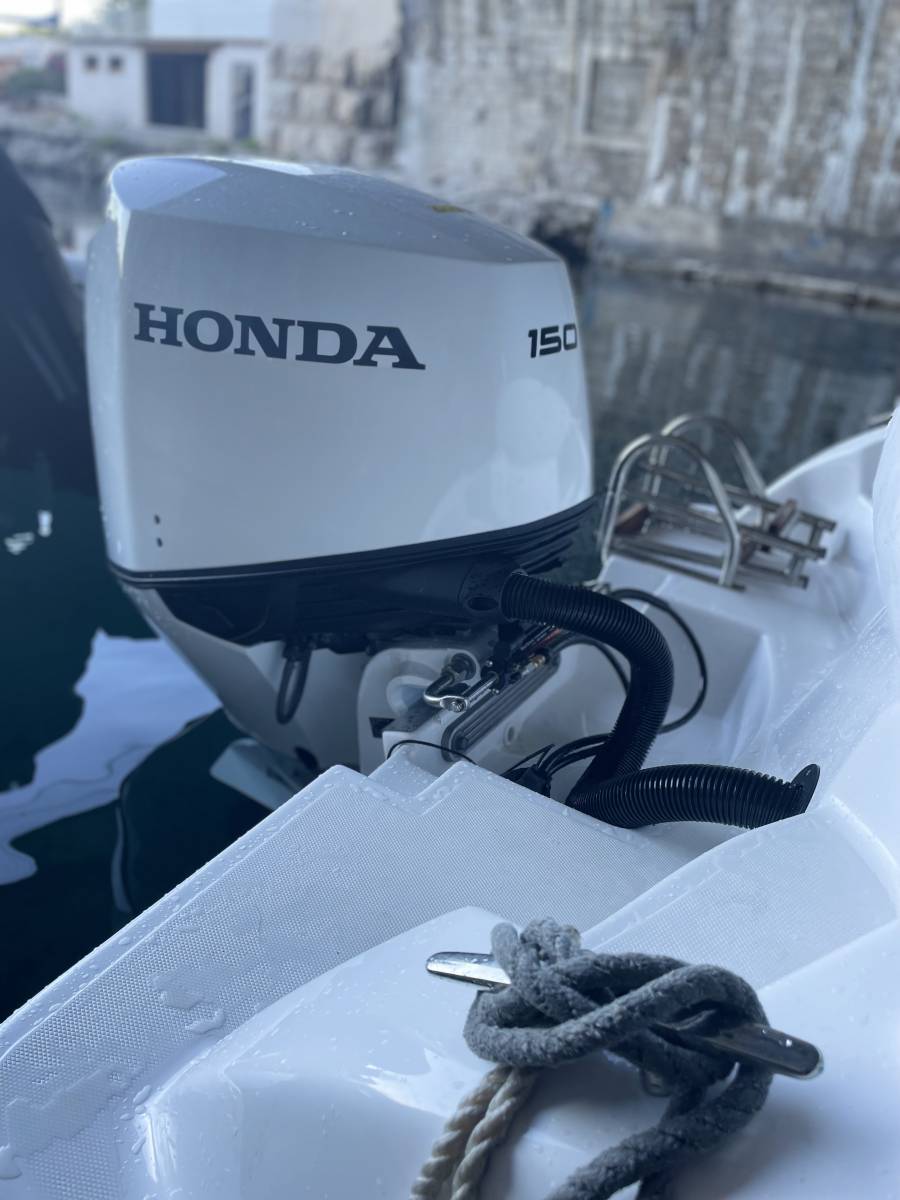 Vente bateau coque dure 6m30 Orizzonti Poseidon avec 150 CV Honda commande électrique