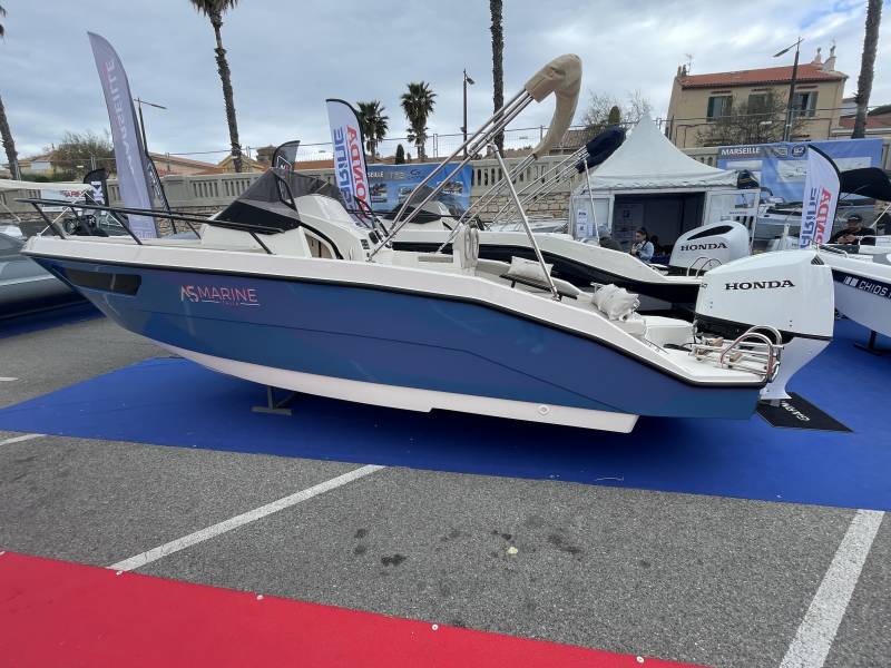 Location bateau  avec cabine pour 7 personnes sur Marseille, AS 22 sundeck 6m50 avec 150CV Honda