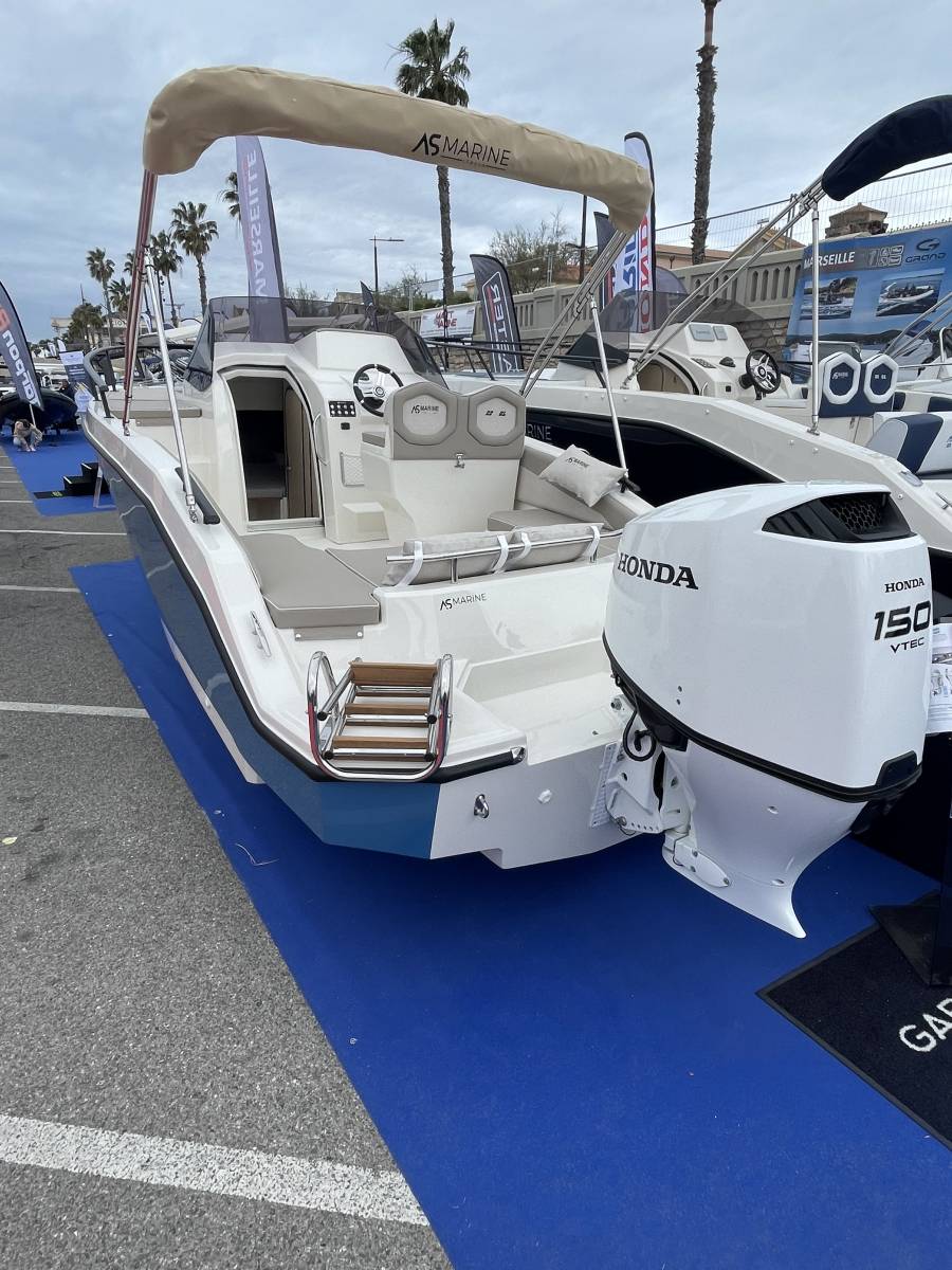 Location AS 22 Sundeck - Coque cabine 150CV - 7 personnes