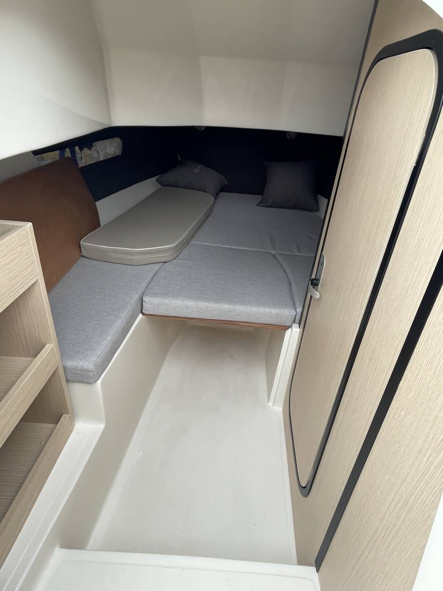 Location AS 22 Sundeck - Coque cabine 150CV - 7 personnes