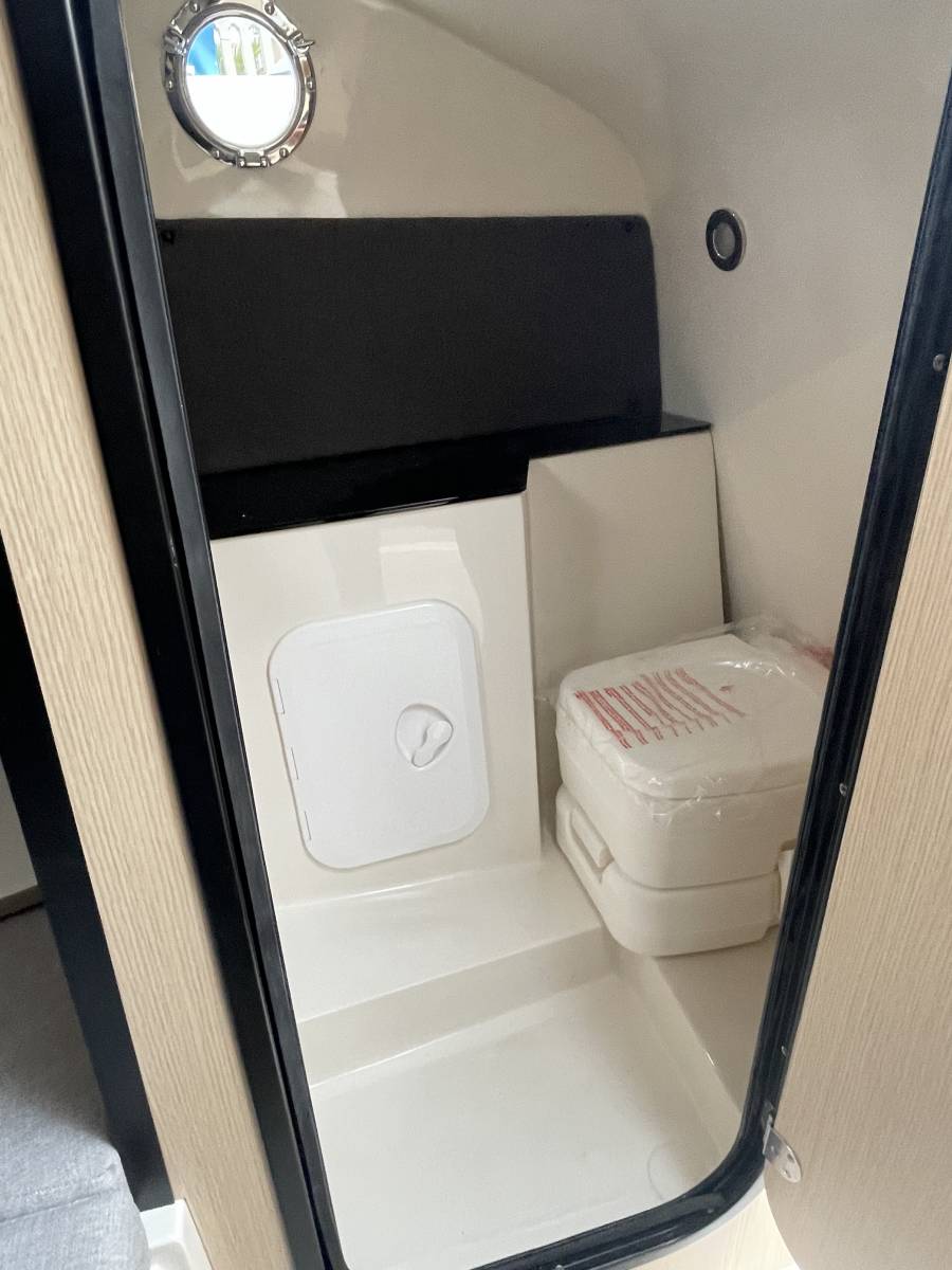 Vente bateau occasion Marseille, 6m50 par 2m40 avec 150 CV Honda marine Garantie 10 ans EOLO AS 22