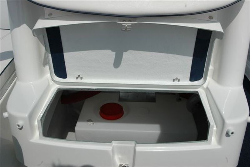 Bleu  Calanque vous propose le bateau Infanta 670 SRI