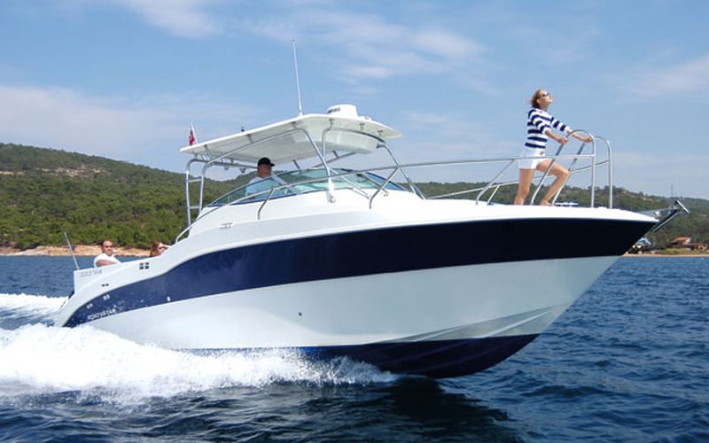 Location bateau de luxe Marseille chez Bleu Calanque