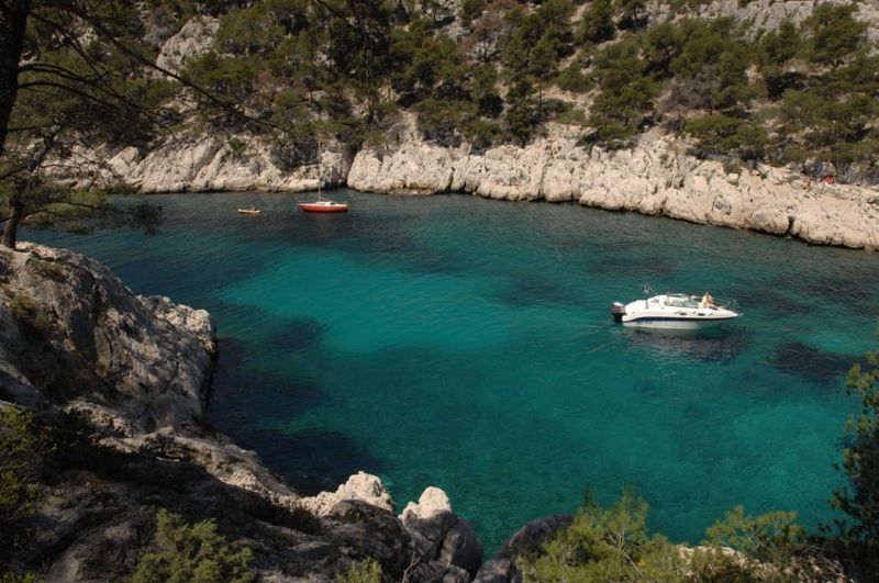 location de bateau à moteur pour la nuit à Marseille Niolon