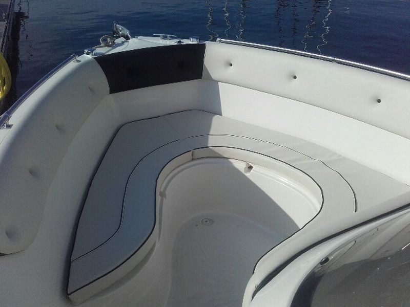 Location de bateau à Marseille Bleu Calanque