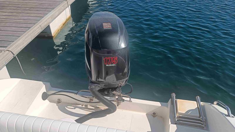 Suzuki DF 175 chez Bleu Calanque