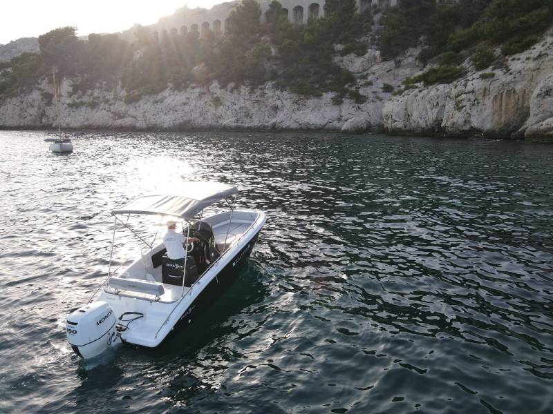 Location bateau à Marseille pour 8 personnes, Orizzonti Calipso 6m20 avec 150 CV