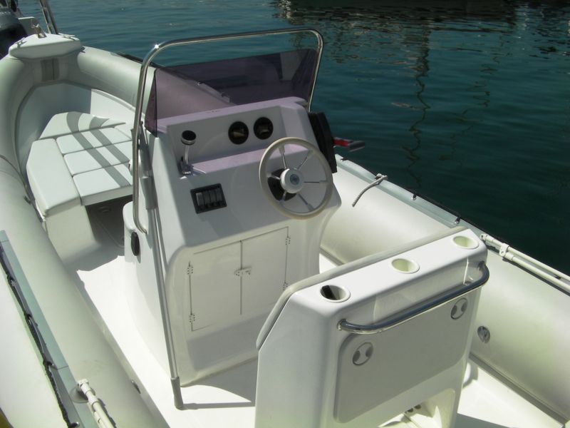 VENDU vente bateau semi rigide Infanta 670 SRI + 150cv Yamaha 2011 VENDU