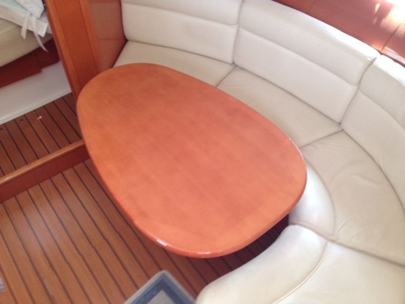 Bateau Cabine Cruiser Jeanneau Prestige 34 Hard Top 2x280cv Diesel Volvo toutes options année 2005 BATEAU VENDU