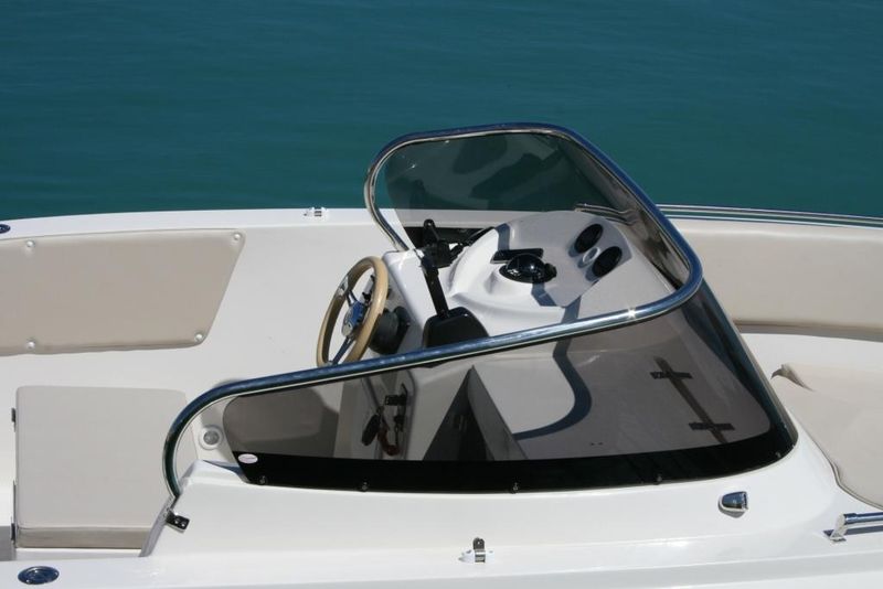 Vente bateau coque open Eolo 650 open avec 200cv Suzuki 4 temps VENDU