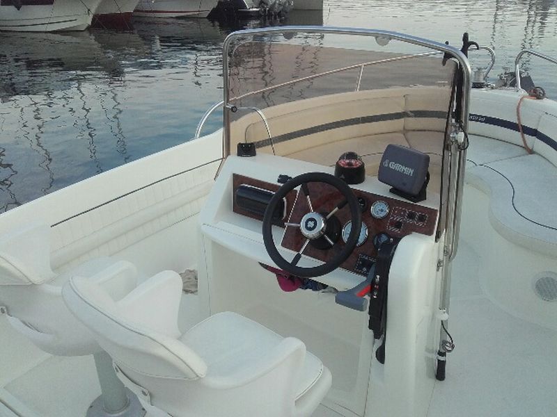 Vente bateau d'occasion RIO 550 SOL Open + 115cv Suzuki 4 temps VENDU consulter nos occasions disponible sur notre site!