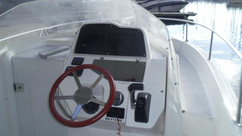 VENDU vente bateau sundeck White Shark 228 avec 300 cv Yamaha 4 temps 2014 VENDU