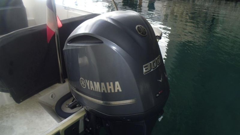 VENDU vente bateau sundeck White Shark 228 avec 300 cv Yamaha 4 temps 2014 VENDU