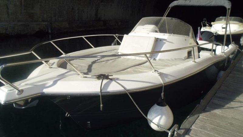VENDU vente bateau sundeck White Shark 228 avec 300 cv Yamaha 4 temps 2014 VENDU