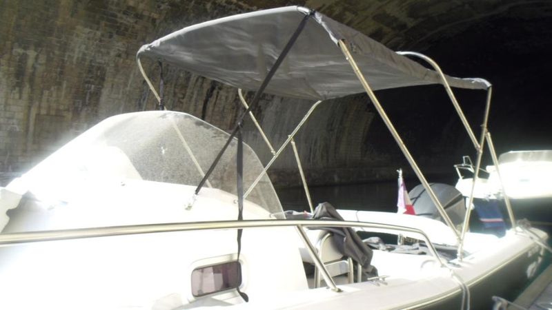 VENDU vente bateau sundeck White Shark 228 avec 300 cv Yamaha 4 temps 2014 VENDU