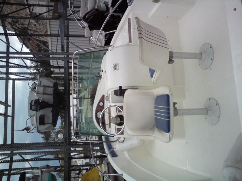 Bleu  Calanque vous propose le bateau B2 Marine 550 Open