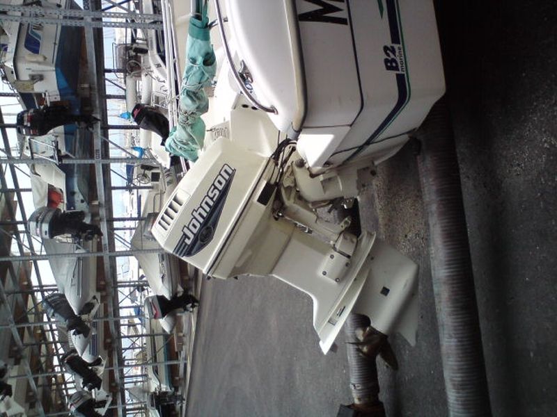 Bleu  Calanque vous propose le bateau B2 Marine 550 Open