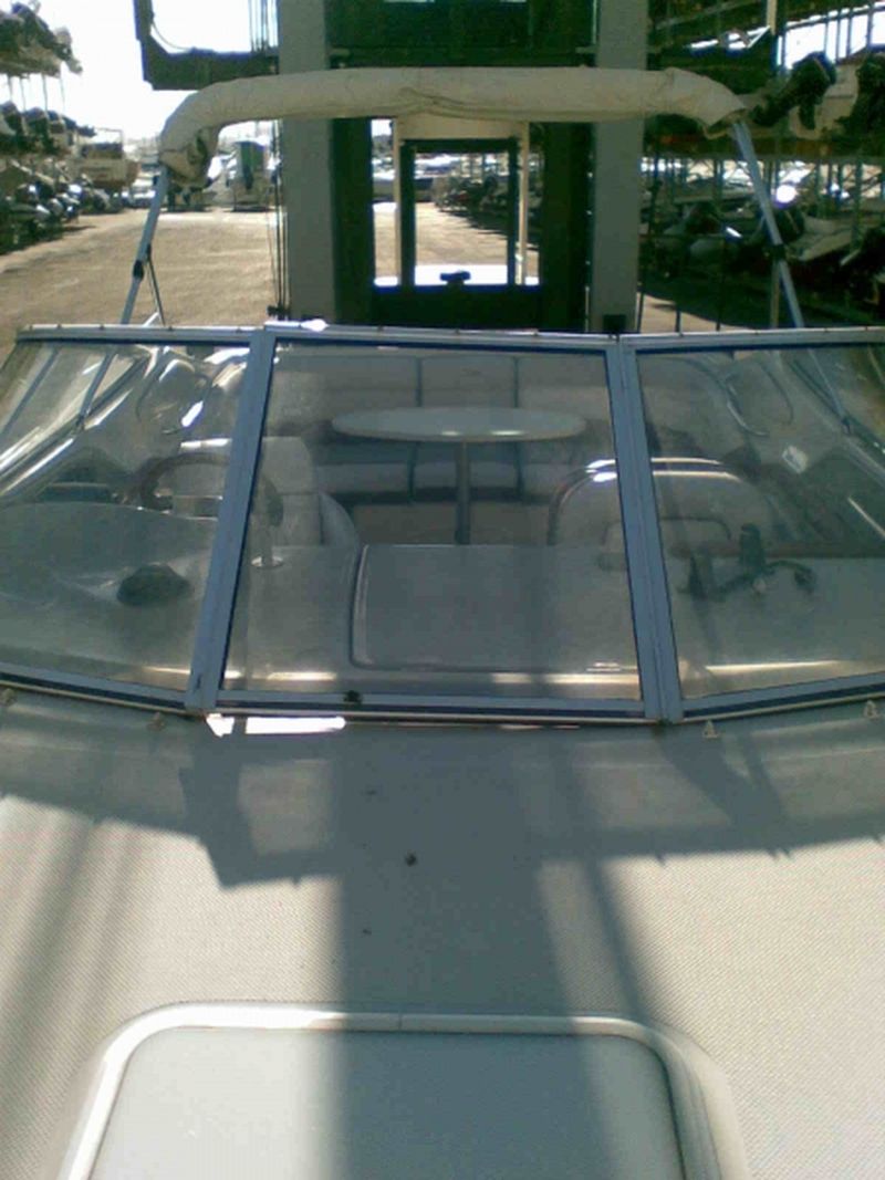 Bleu  Calanque vous propose le bateau Maxum 2400 VENDU