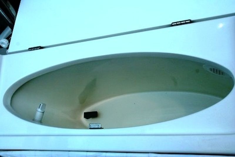 Bleu  Calanque vous propose le bateau Northstar 260 ccd