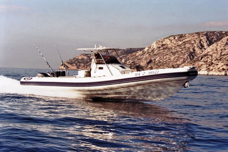 Bleu calanque vous propose le bateau Nautica-cab 10
