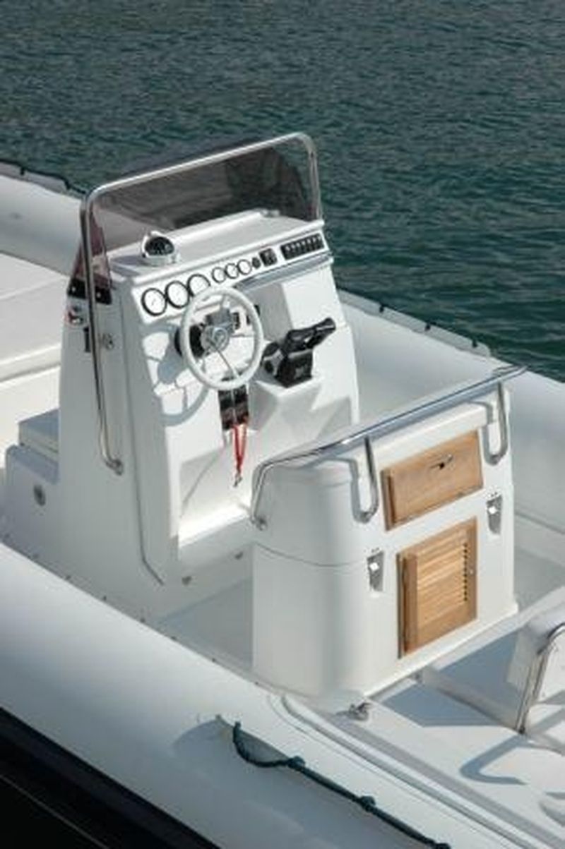 Vente bateau Semi Rigide Nautica-Cab Dorado 750 avec moteur Suzuki 200cv 4 temps VENDU consulter nos occasions disponible sur notre site!
