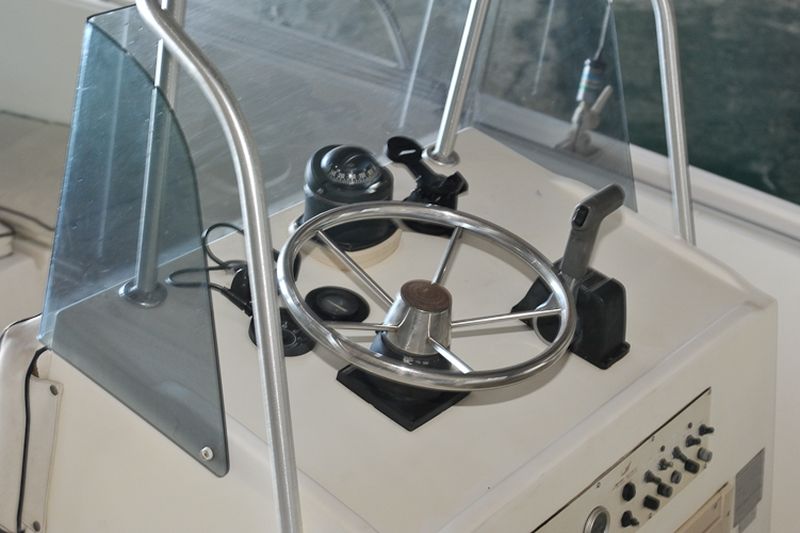 Vente bateau open MAKO 211  moteur 225 cv Johnson  VENDU consulter nos occasions disponible sur notre site!
