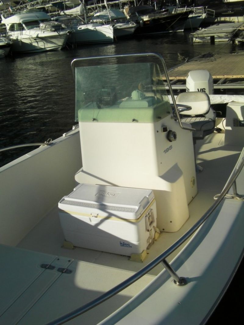 Vente bateau White Shark 195 i + 150cv Johnson VENDU consulter nos occasions disponible sur notre site!