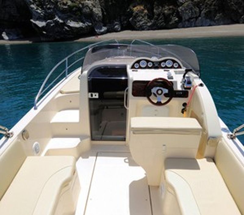 Vente bateau Sun deck Eolo 750 day +225cv Suzuki 4 temps injection 2011 VENDU consulter nos occasions disponible sur notre site!