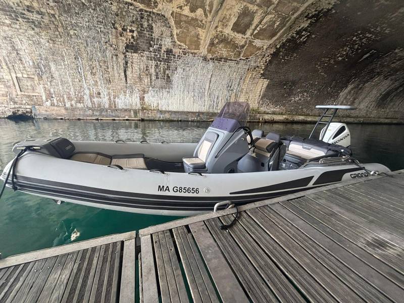 Bateau Semi-rigide GRAND Golden Line G680 disponible à Marseille