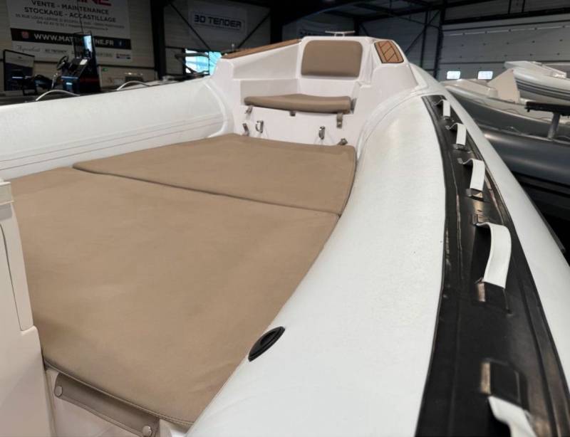 Un grand espace avant idéal pour la détente et les sorties en famille