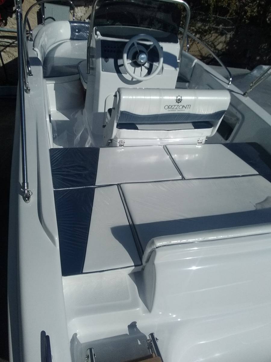 bain de soleil arrière Orizzonti Syros à Marseille