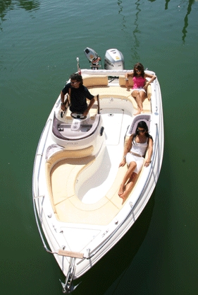 Service de location de bateaux  dans les Calanques de Marseille