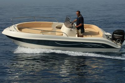 Bleu Calanque -  Acheter un petit bateau à moteur près de Martigues