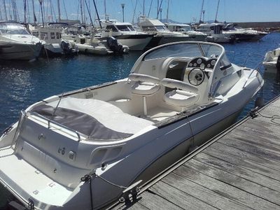 Bleu Calanque -  Louer un bateau pour pratiquer des sports nautiques à l'Estaque 13016